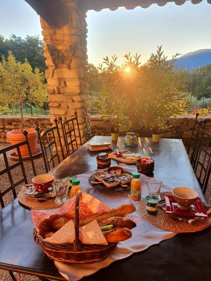 Les Logis De Paban Bed & Breakfast Crestet Dış mekan fotoğraf